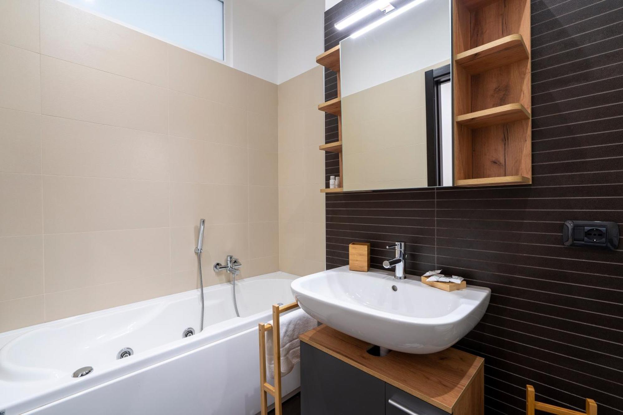 Boscoincitta Apt With Garage And Whirlpool Tub Bari Exteriér fotografie